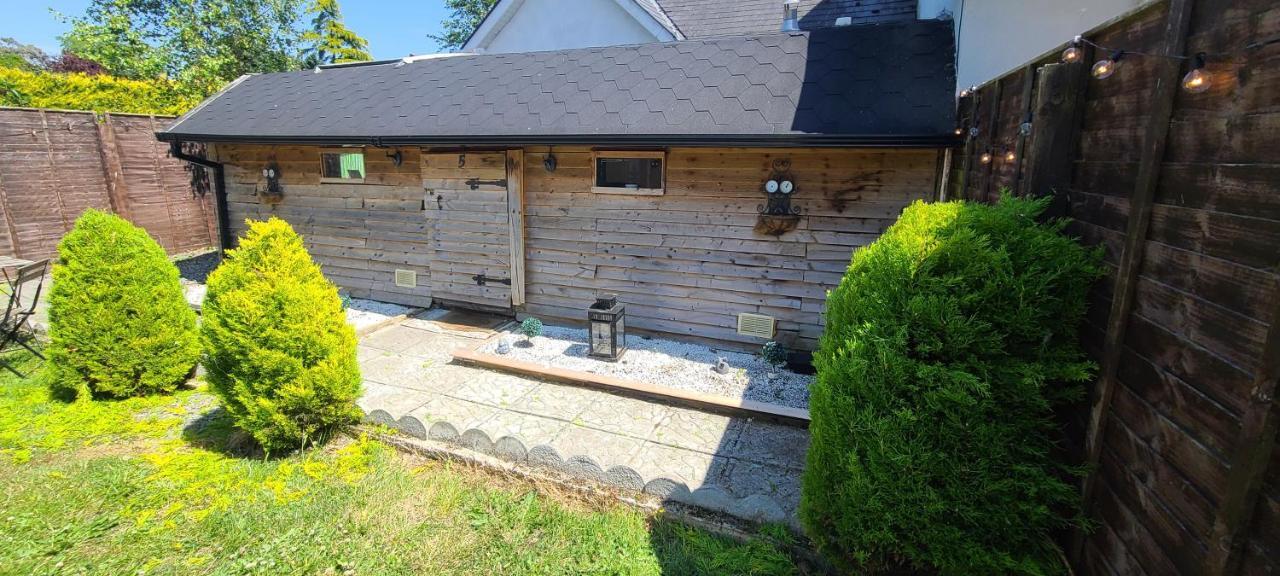 Lazy Lodge Glamping Pod With Hot Tub Port Laoise Bagian luar foto